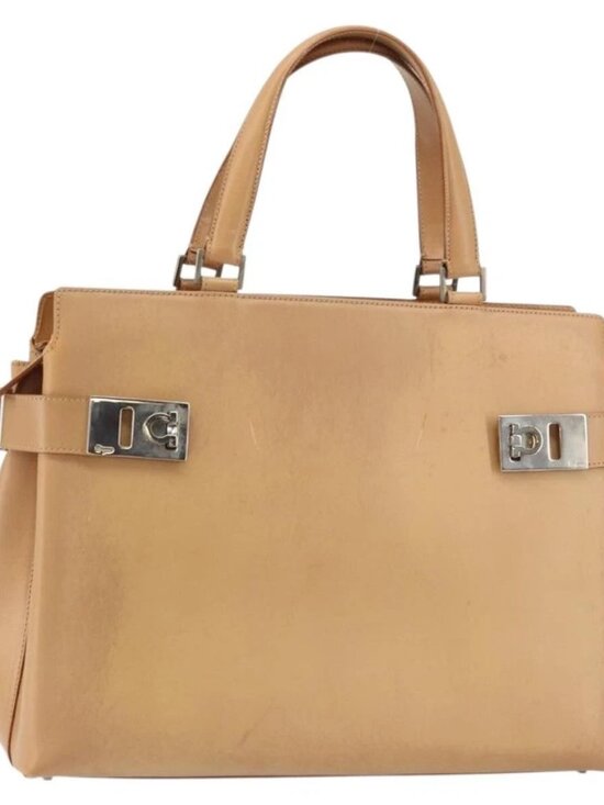 Salvatore Ferragamo Handbags - Salvatore Ferragamo Gancini Tote Bag Leather Beige Gold Auth 160685